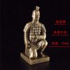 Tượng chiến binh đất nung chất liệu bằng đồng cao 22cm được chế tác mô phỏng lại theo bản gốc một cách hoàn hảo.Sản phẩm vẫn giữ nguyên được thần khí của một chiến binh mạnh mẽ,trung thành chấp hành mệnh lệnh một cách tuyệt đối.